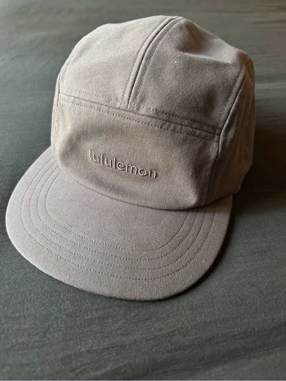 lululemon - athletica Men's Five-Panel Cap - Taupe/ Olive